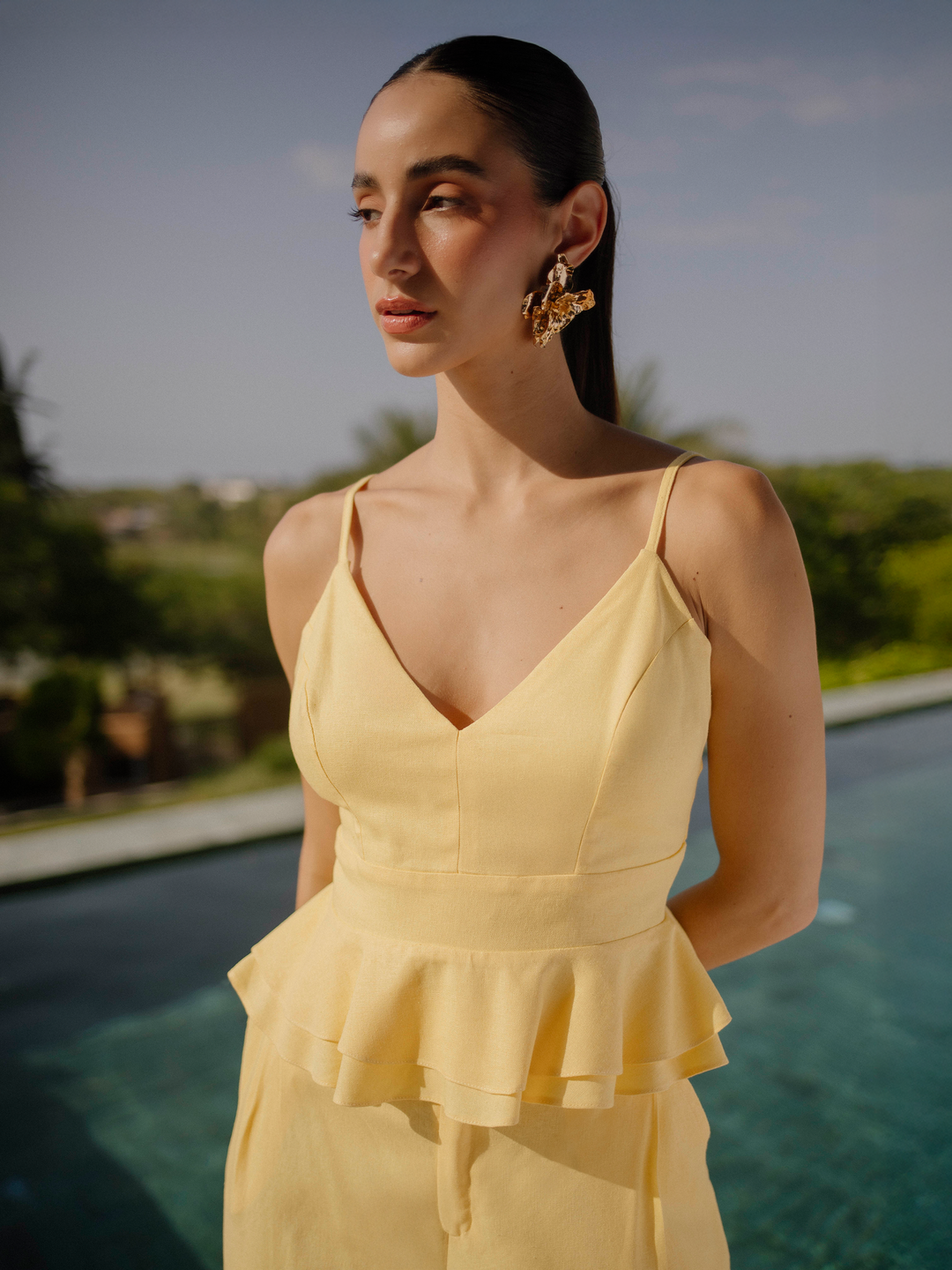 vestido para mujer camisero con botones frontales y cinturón en cintura