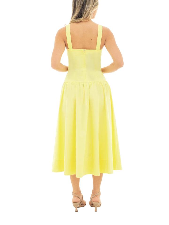 Vestido midi elegante ideal para reuniones y ocasiones especiales
