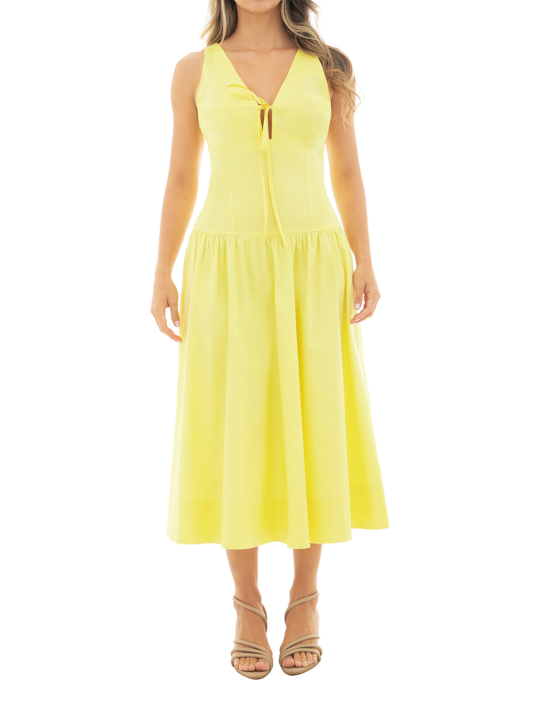 Vestidos para eventos con silueta femenina y caída fluida
