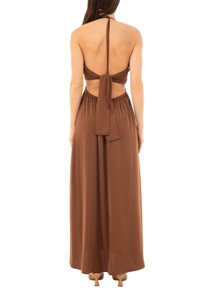Vestido elegante en seda mate con espalda anudada y caída fluida